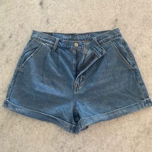 American Eagle Pleated Mom Shorts